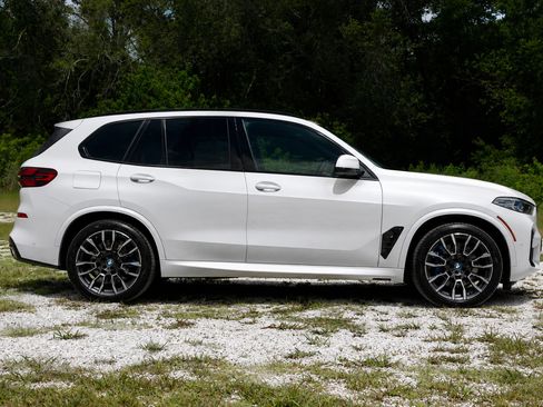 Used 2024 BMW X5 xDrive50e w/ M Sport Package AWD/4WD image 5