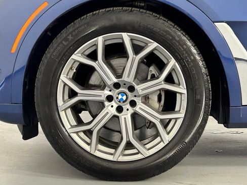 Used 2022 BMW X7 xDrive40i w/ Premium Package AWD/4WD image 43