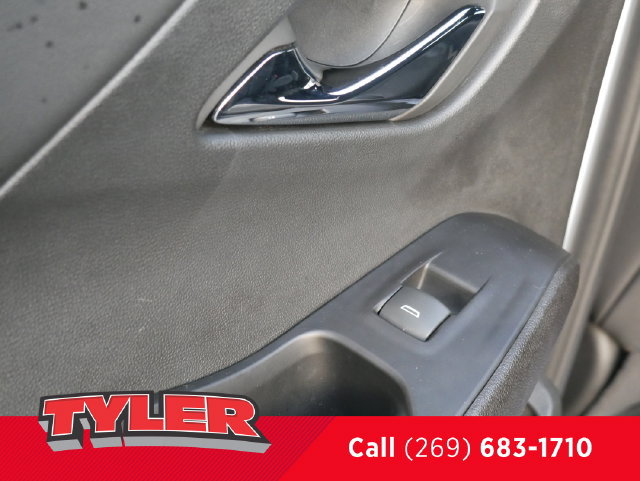 Used 2023 Chevrolet Traverse Premier w/ LPO, Floor Liner Package FWD image 18