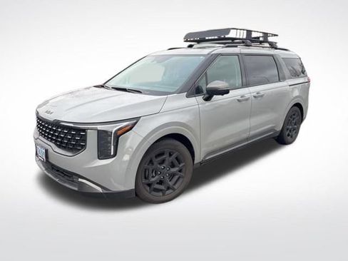 Used 2025 Kia Carnival SX w/ SX Dark Edition Package image 7