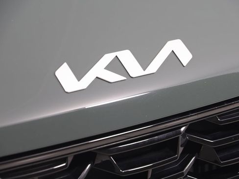 Used 2025 Kia Sorento EX image 17