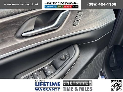 New 2025 Jeep Grand Cherokee Limited w/ Black Appearance Package image 18