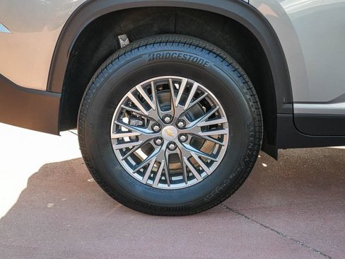 New 2027 Chevrolet Traverse LT w/ Driver Confidence Package FWD image 12