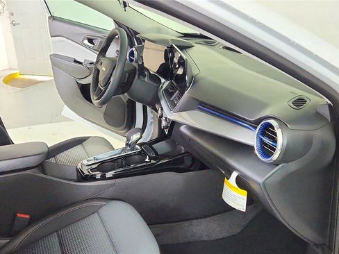 New 2026 Chevrolet Trax LT image 35