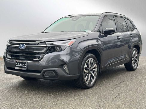 Used 2025 Subaru Forester Touring image 7