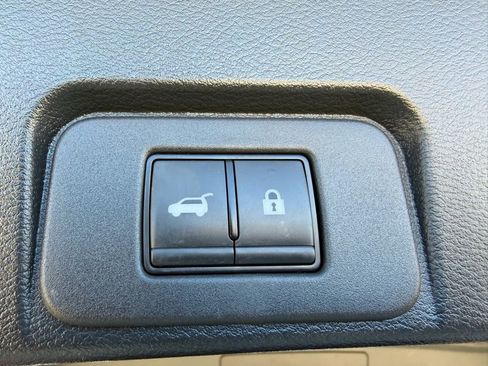 Used 2023 Nissan Rogue Platinum w/ Platinum Premium Package image 11