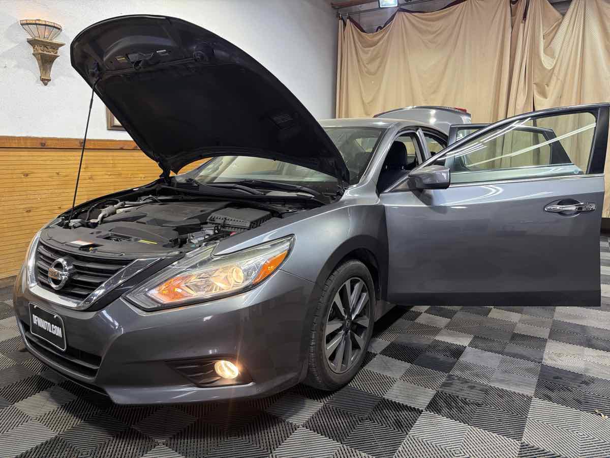 Used 2017 Nissan Altima 2.5 SV FWD image 11