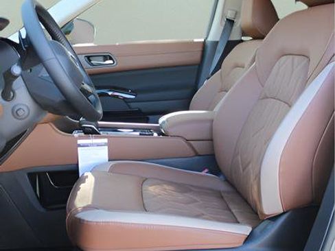New 2026 Nissan Pathfinder Platinum AWD/4WD image 39