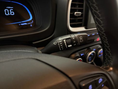 Used 2023 Hyundai Venue SEL FWD image 23