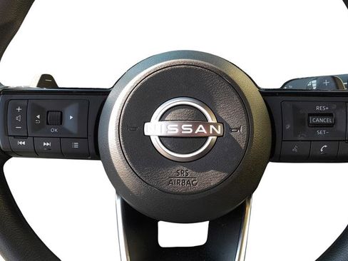 Used 2023 Nissan Rogue SV image 20