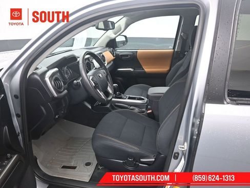 Used 2019 Toyota Tacoma SR5 image 9