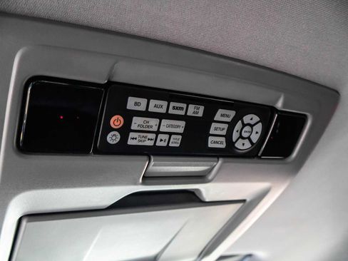 Used 2017 Honda Pilot Touring image 25