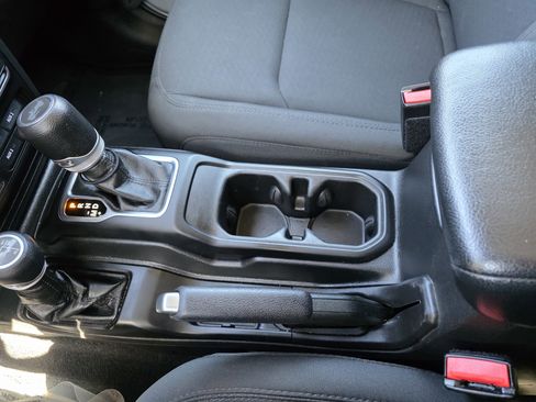 Certified 2023 Jeep Wrangler Unlimited image 12