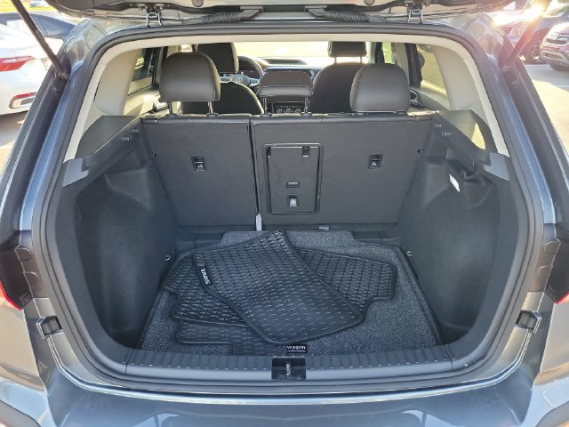 Certified 2024 Volkswagen Taos SE w/ Panoramic Sunroof Package FWD image 7