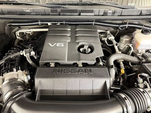 Used 2022 Nissan Frontier SV w/ Technology Package AWD/4WD image 9