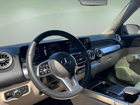 Used 2022 Mercedes-Benz GLB 250 image 14