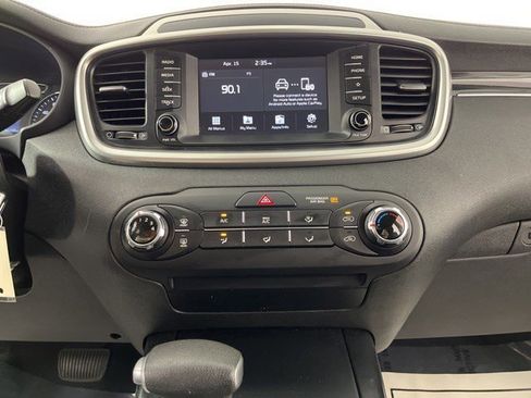 Used 2020 Kia Sorento LX image 20