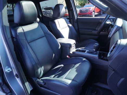 Used 2023 Toyota Tacoma TRD Sport image 13