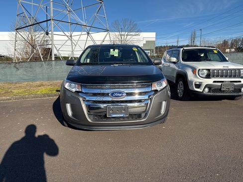 Used 2013 Ford Edge Limited w/ Driver Entry Pkg image 2