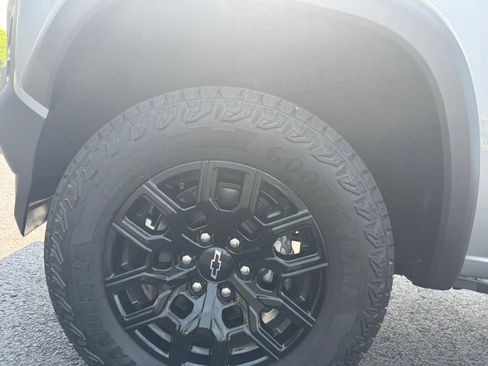 Used 2025 Chevrolet Colorado Trail Boss image 11