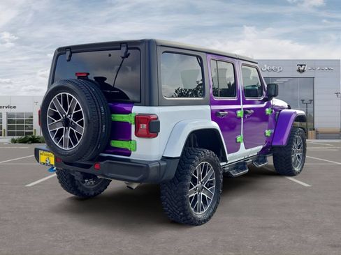 Used 2023 Jeep Wrangler Unlimited Sahara w/ Cold Weather Group AWD/4WD image 5