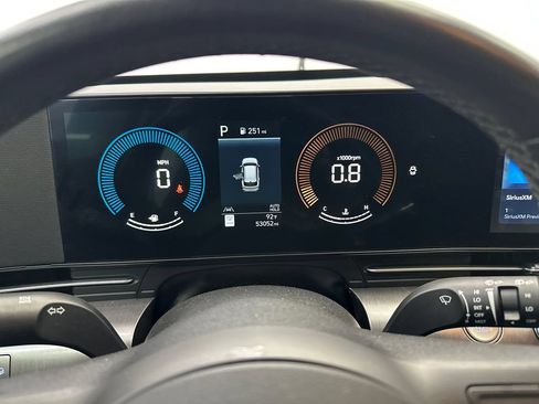 Used 2024 Hyundai Kona SEL AWD/4WD image 27