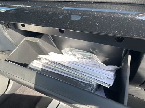 Used 2023 Nissan Titan SV w/ SV Convenience Package image 41