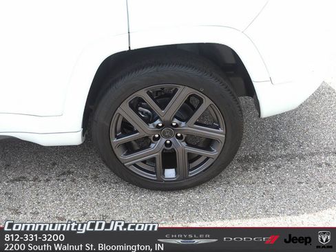 New 2025 Jeep Compass Limited w/ High Altitude Package image 4