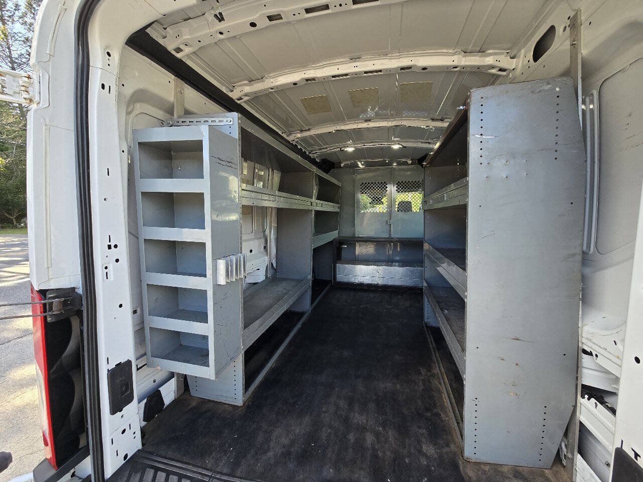 Used 2018 Ford Transit 250 148 Medium Roof RWD image 16