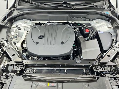 Certified 2025 Volvo XC60 B5 Plus image 28