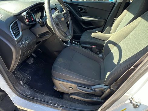 Used 2020 Chevrolet Trax LS w/ Tint and Cruise Package image 16