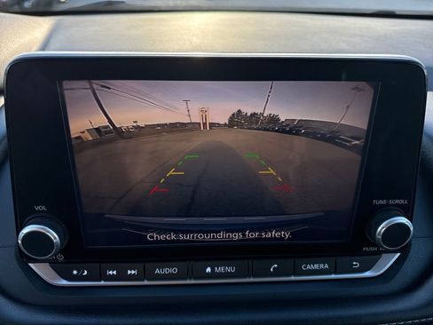 Used 2023 Nissan Rogue SV w/ SV Premium Package image 21