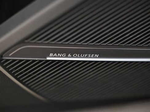 Certified 2025 Audi Q5 2.0T Premium Plus w/ Premium Plus Package image 17