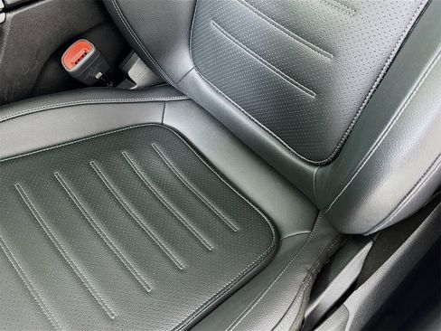 Certified 2025 Mercedes-Benz GLC 300 4MATIC image 21