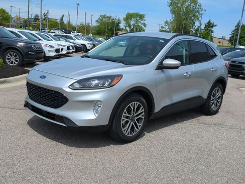 Used 2020 Ford Escape SEL FWD image 4