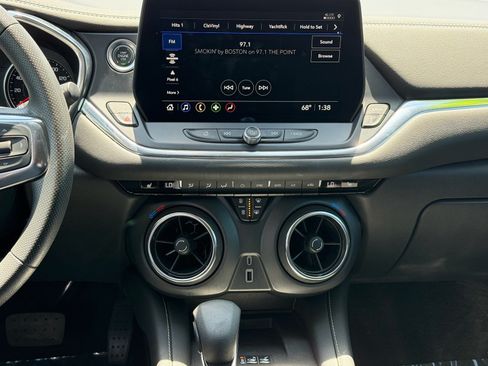 Used 2024 Chevrolet Blazer LT w/ Convenience Package FWD image 10