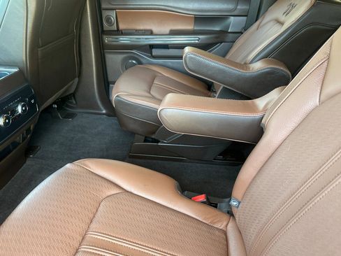 Used 2024 Ford Expedition Max King Ranch RWD image 12