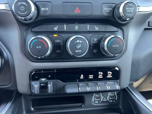 Used 2021 RAM 1500 Big Horn AWD/4WD image 17