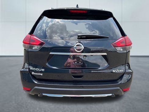 Used 2017 Nissan Rogue SV AWD/4WD image 3