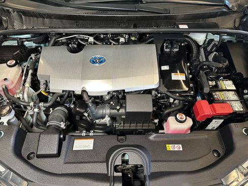 Used 2019 Toyota Prius XLE AWD/4WD image 23