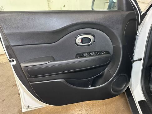 Used 2018 Kia Soul + image 20