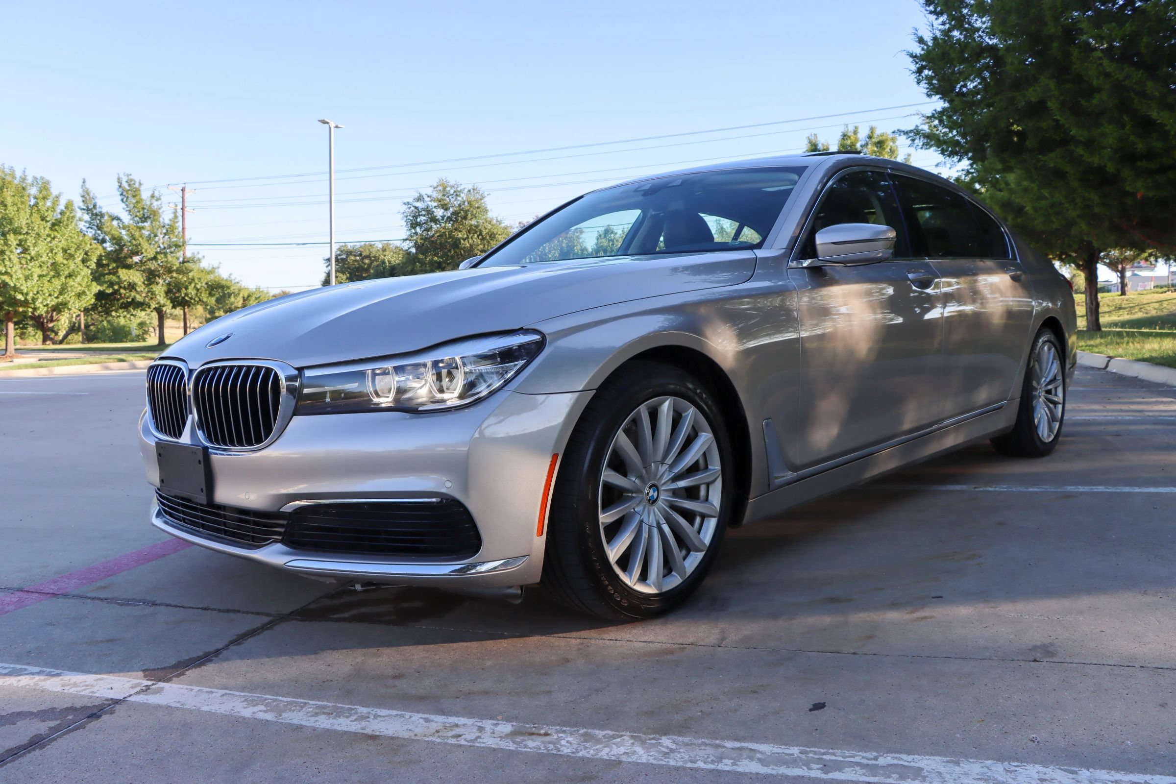 Used 2019 BMW 740i w/ Cold Weather Package RWD image 3
