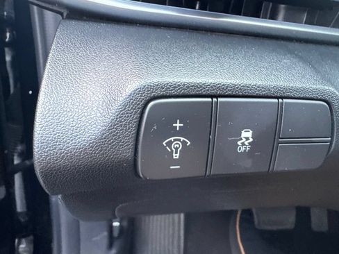 Used 2024 Hyundai Elantra SEL FWD image 25
