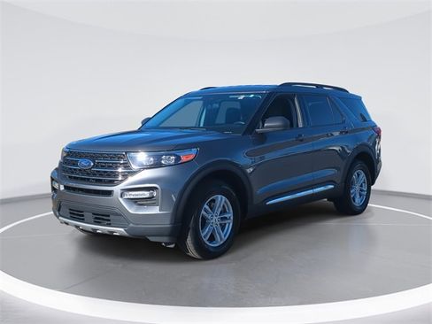 Used 2023 Ford Explorer XLT w/ Equipment Group 202A image 1