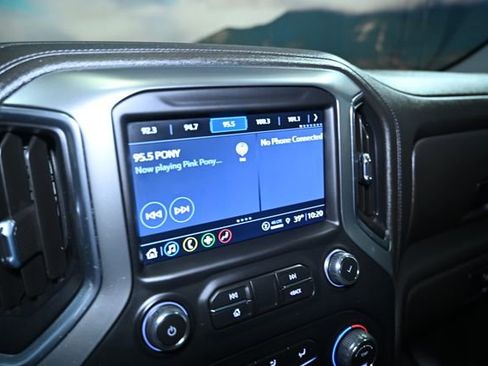 Used 2022 Chevrolet Silverado 1500 LT w/ Z71 Off-Road Package image 36