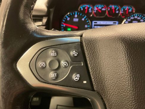 Used 2019 Chevrolet Suburban Premier image 15