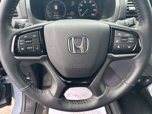Used 2025 Honda Odyssey Elite image 8
