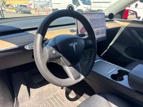 Used 2024 Tesla Model Y Long Range AWD/4WD image 10
