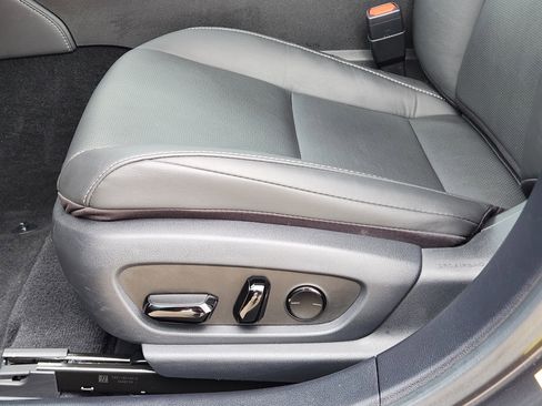 Used 2025 Lexus ES 350 w/ Premium Package image 30