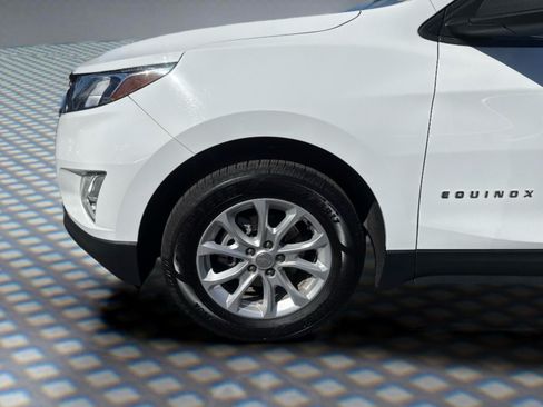 Used 2020 Chevrolet Equinox LS FWD image 12
